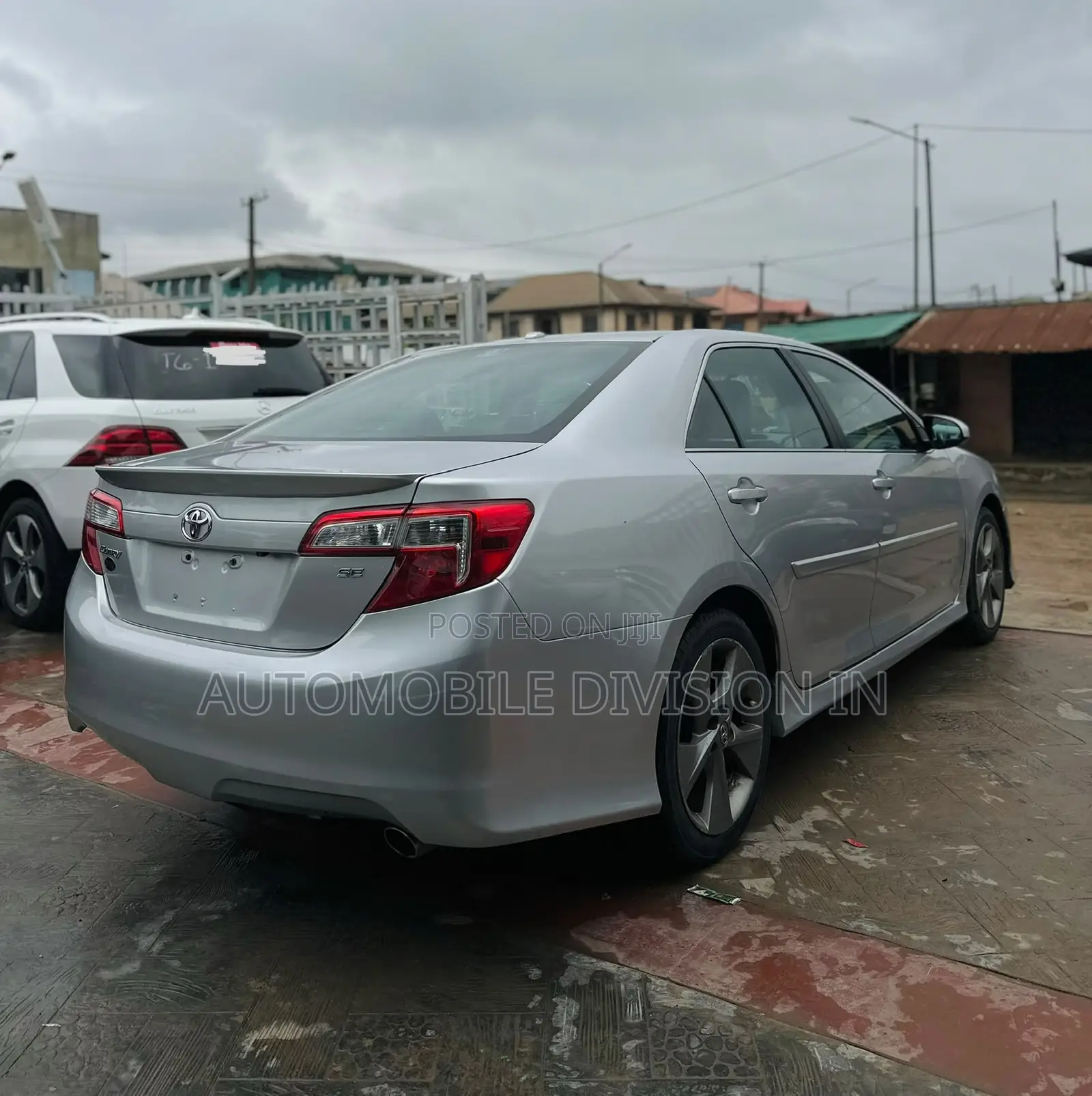 Toyota Camry SE 4dr Sedan (2.5L 4cyl 6A) 2014 Silver