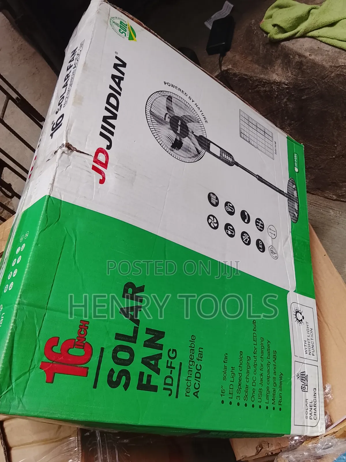 Rechargeable Fan Solar 16"