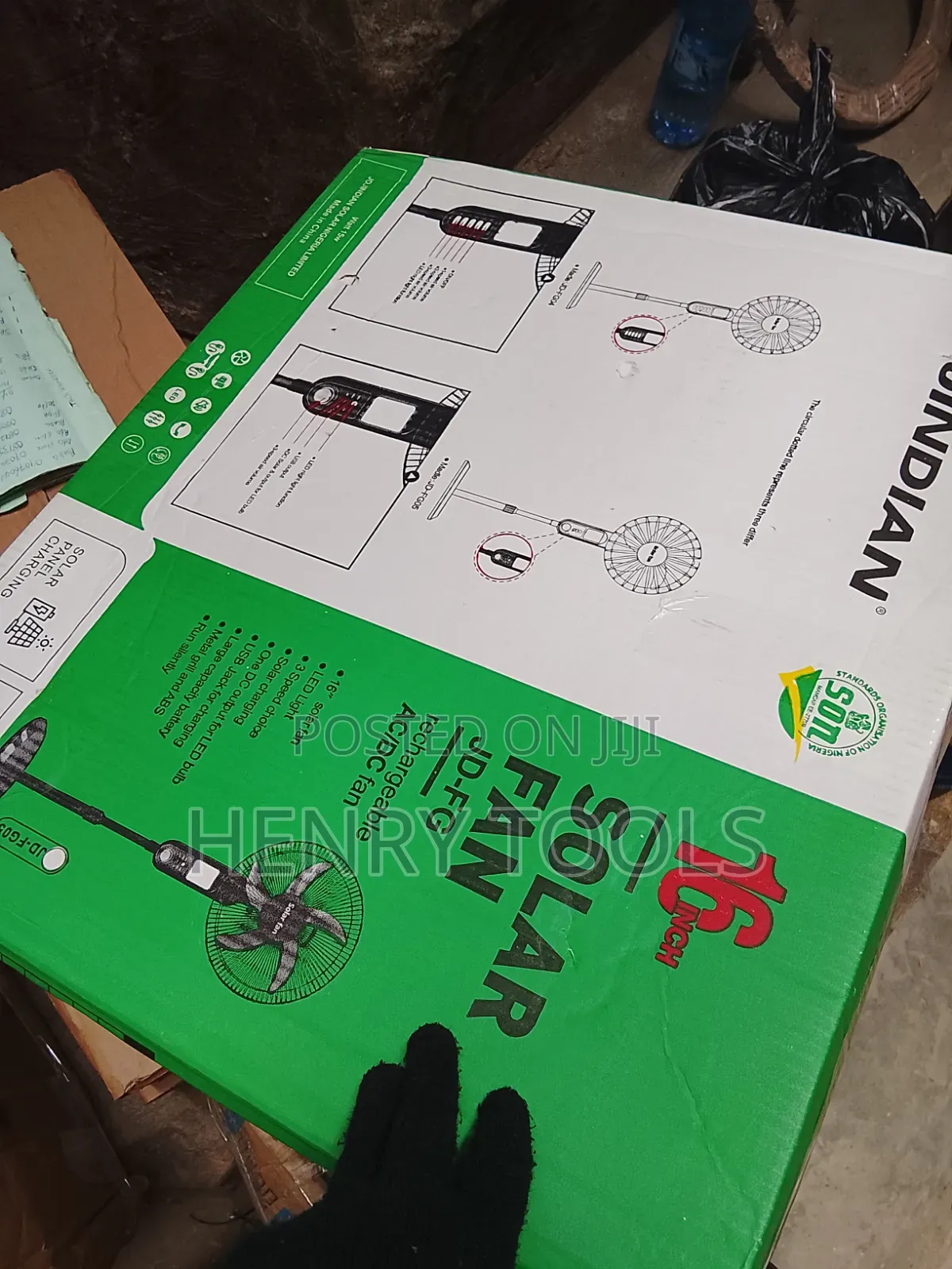 Rechargeable Fan Solar 16"