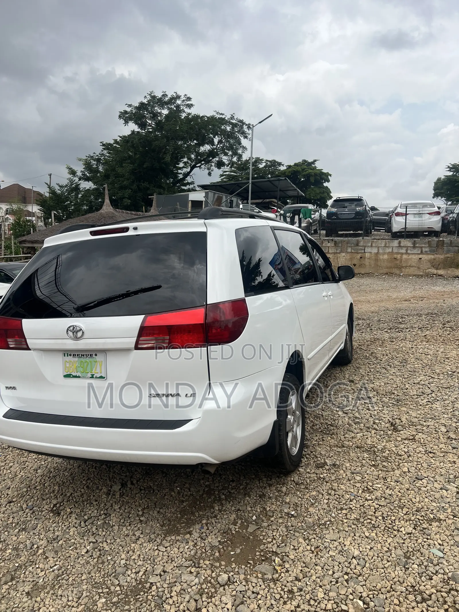 Toyota Sienna LE FWD 2006 White