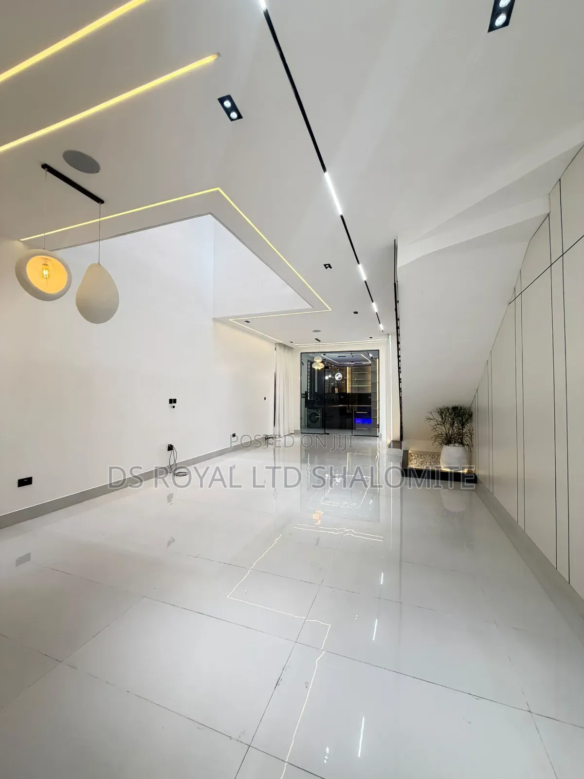 5bdrm Duplex in Lekki Phase 1 for sale