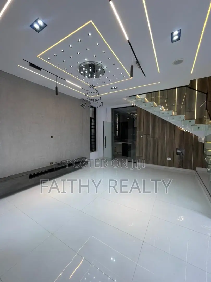 4bdrm Duplex in Ikota for rent