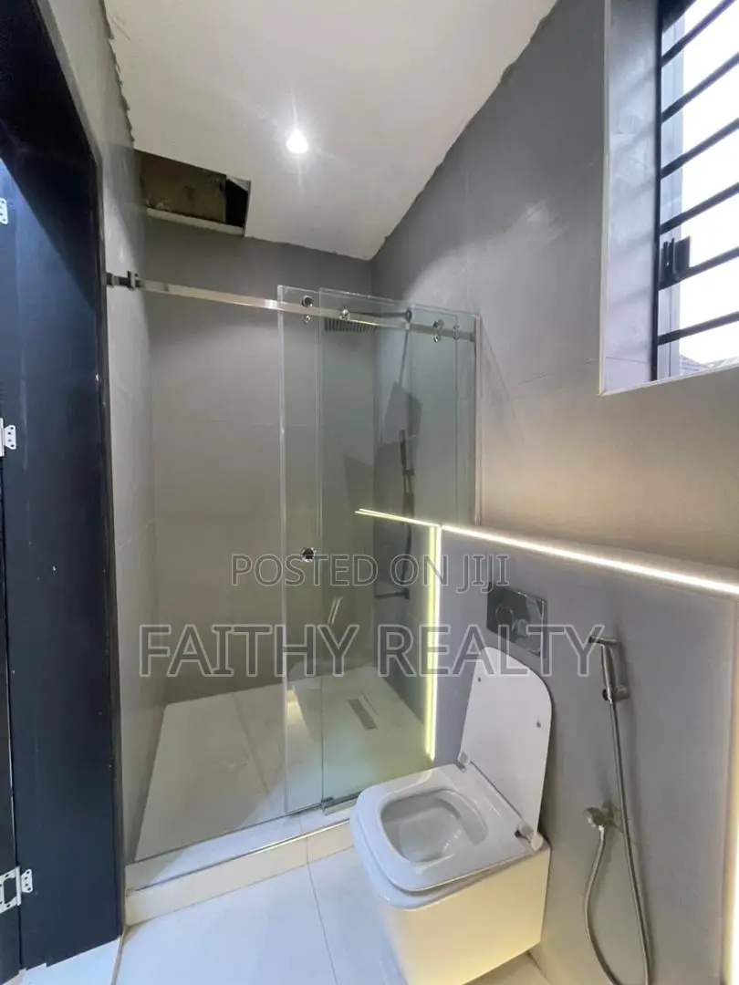 4bdrm Duplex in Ikota for rent