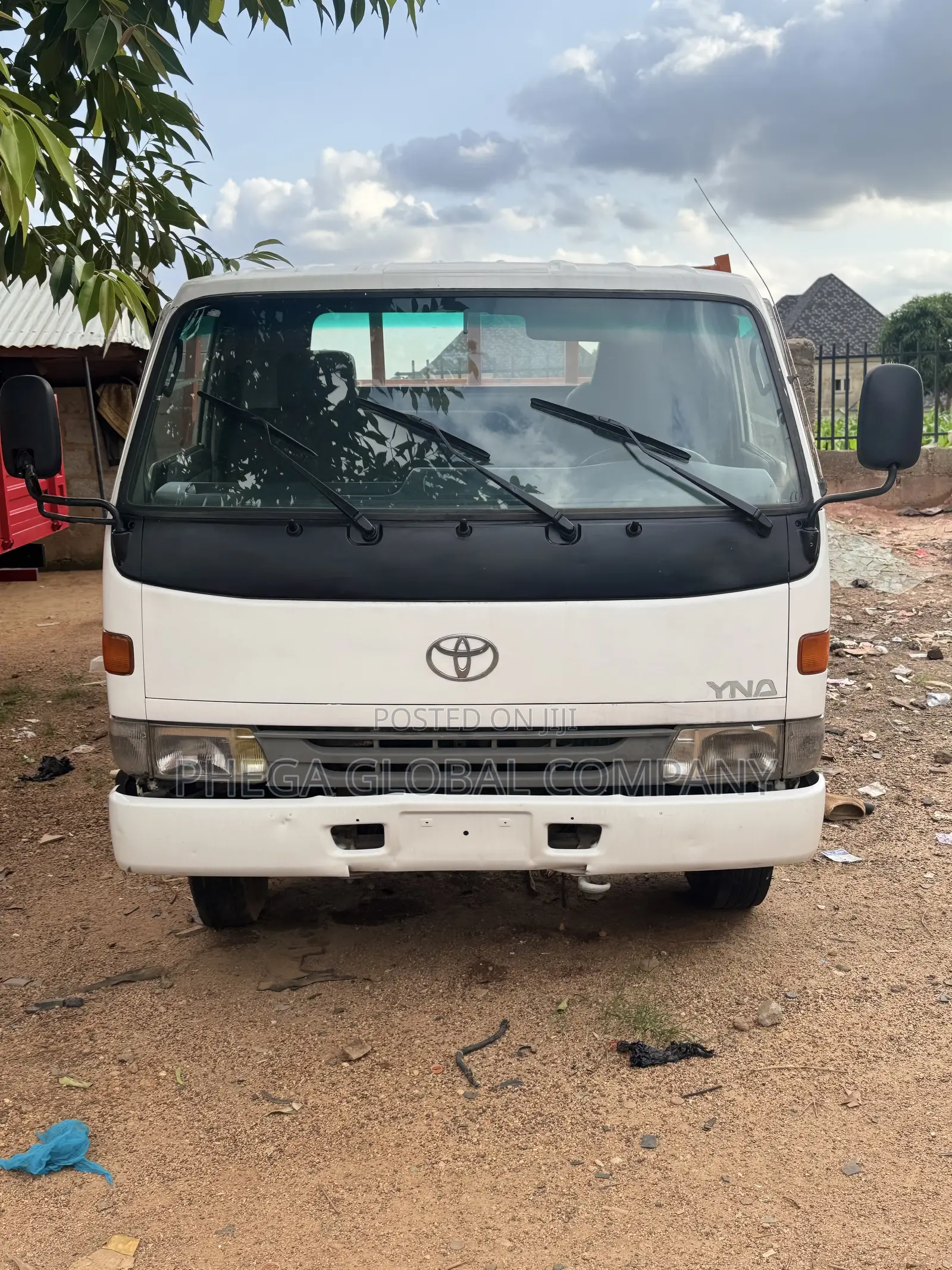 Toyota Dyna 300 Diesel 2000 White