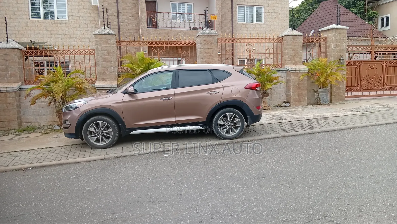 Hyundai Tucson 2013 Gold
