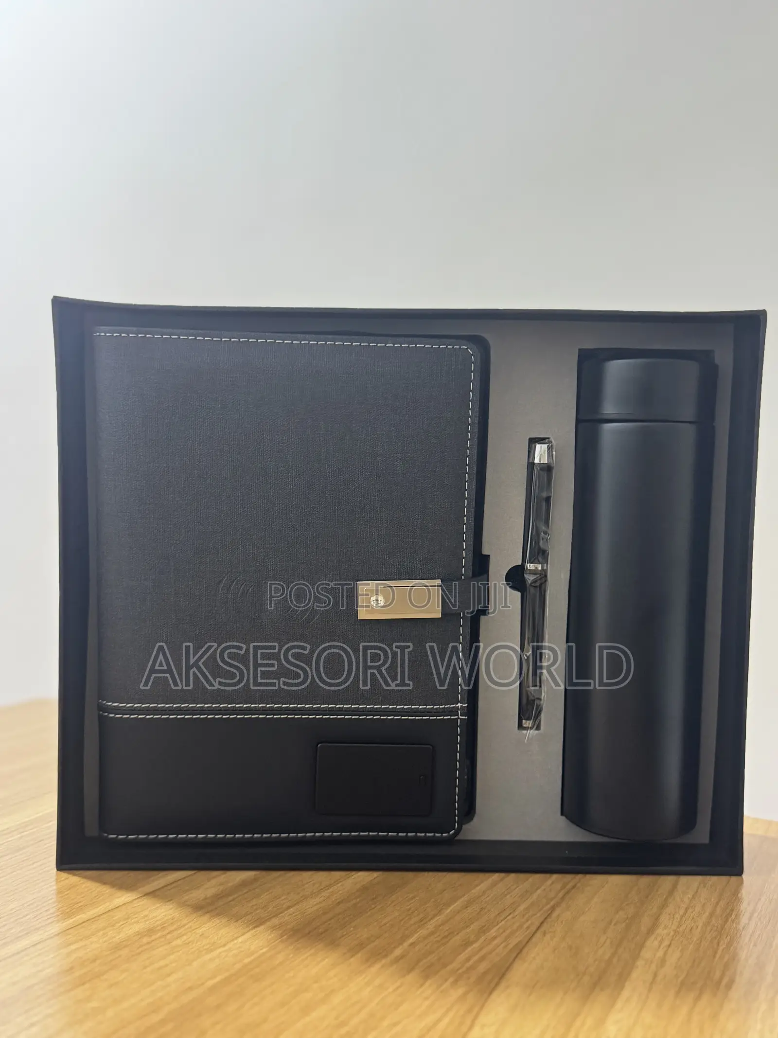 Smart Notebook With Power Bank, Lamp Corporate Gift Set