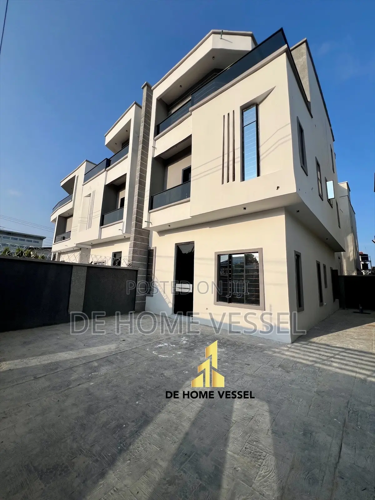 4bdrm Duplex in Lekki Phase 1 for sale