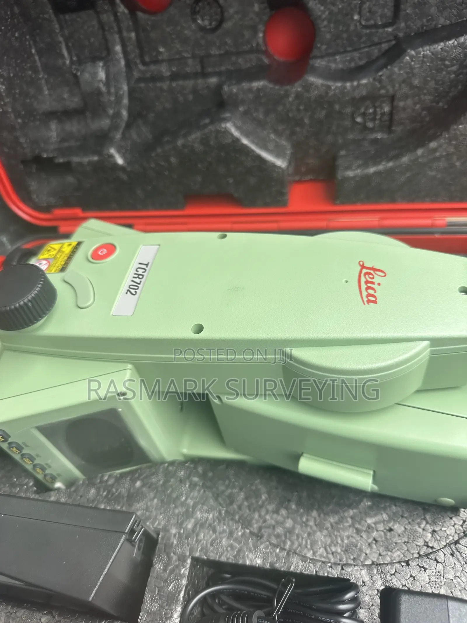 LEICA TCR702 2” With Complete Accessories (Like New)