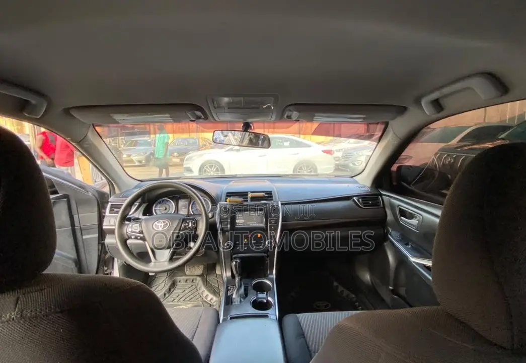 Toyota Camry LE 4dr Sedan (2.5L 4cyl 6A) 2015 Gray