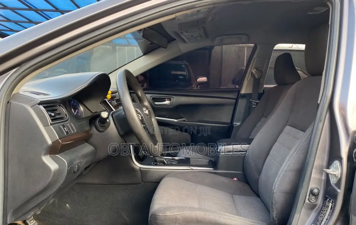 Toyota Camry LE 4dr Sedan (2.5L 4cyl 6A) 2015 Gray