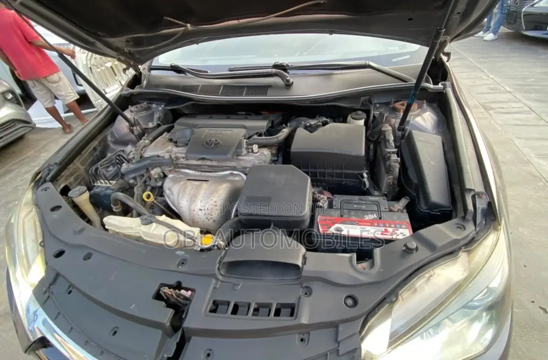 Toyota Camry LE 4dr Sedan (2.5L 4cyl 6A) 2015 Gray