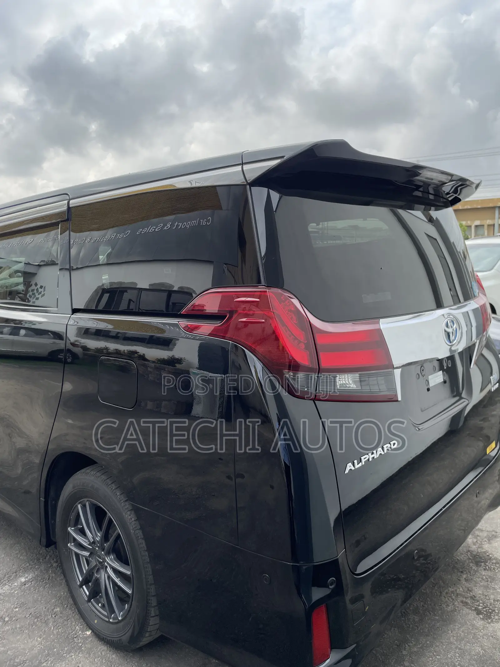 Toyota Alphard 2.5 Hybrid AWD 2016 Black