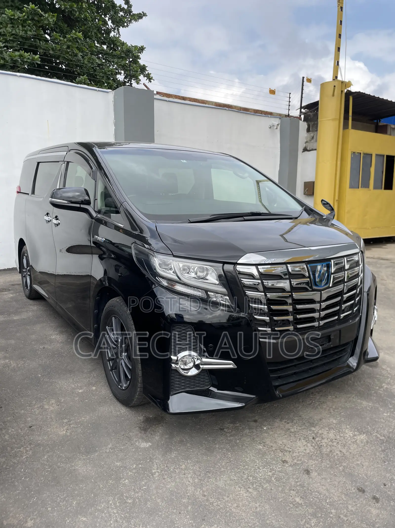 Toyota Alphard 2.5 Hybrid AWD 2016 Black