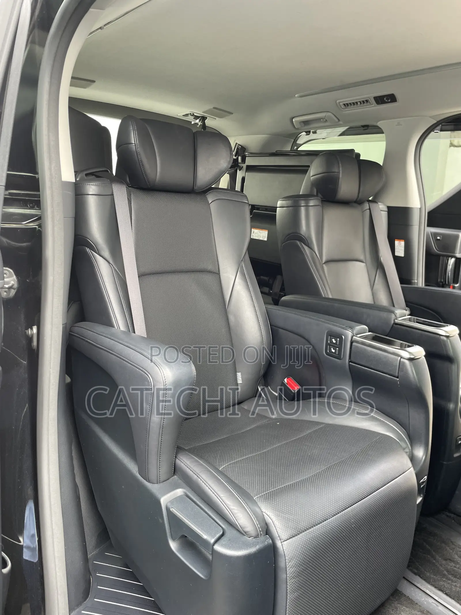 Toyota Alphard 2.5 Hybrid AWD 2016 Black
