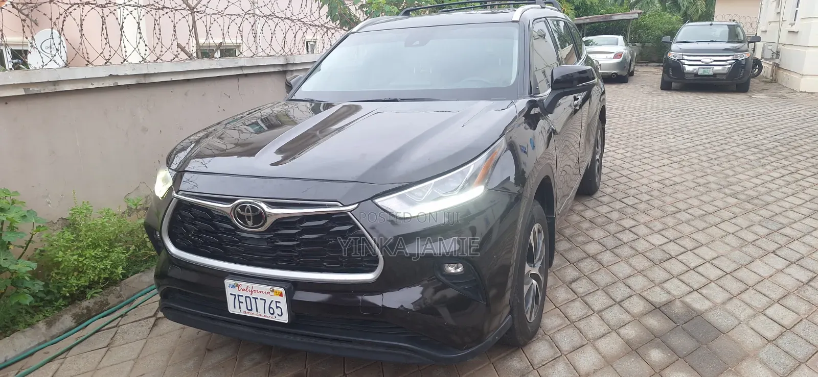 Toyota Highlander XLE 2022 Maroon
