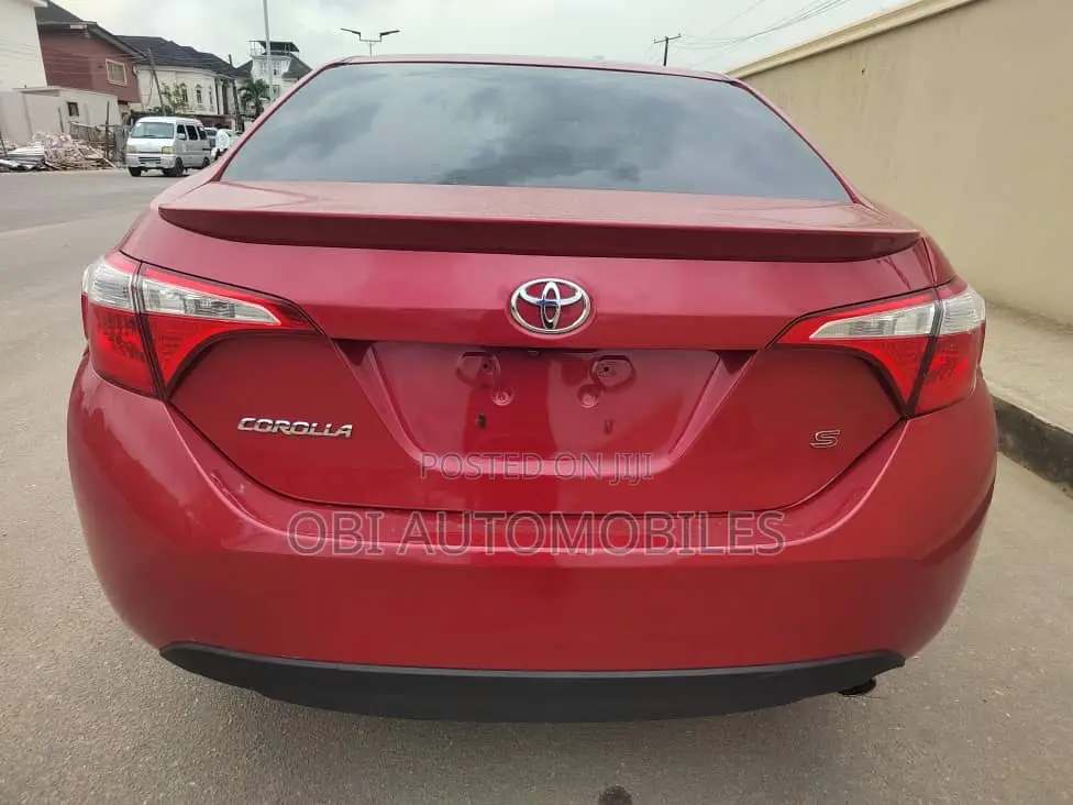 Toyota Camry SE 4dr Sedan (2.5L 4cyl 6A) 2014 Red