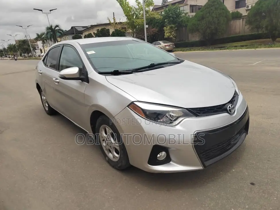 Toyota Corolla S 4dr Sedan (1.8L 4cyl CVT) 2014 Silver