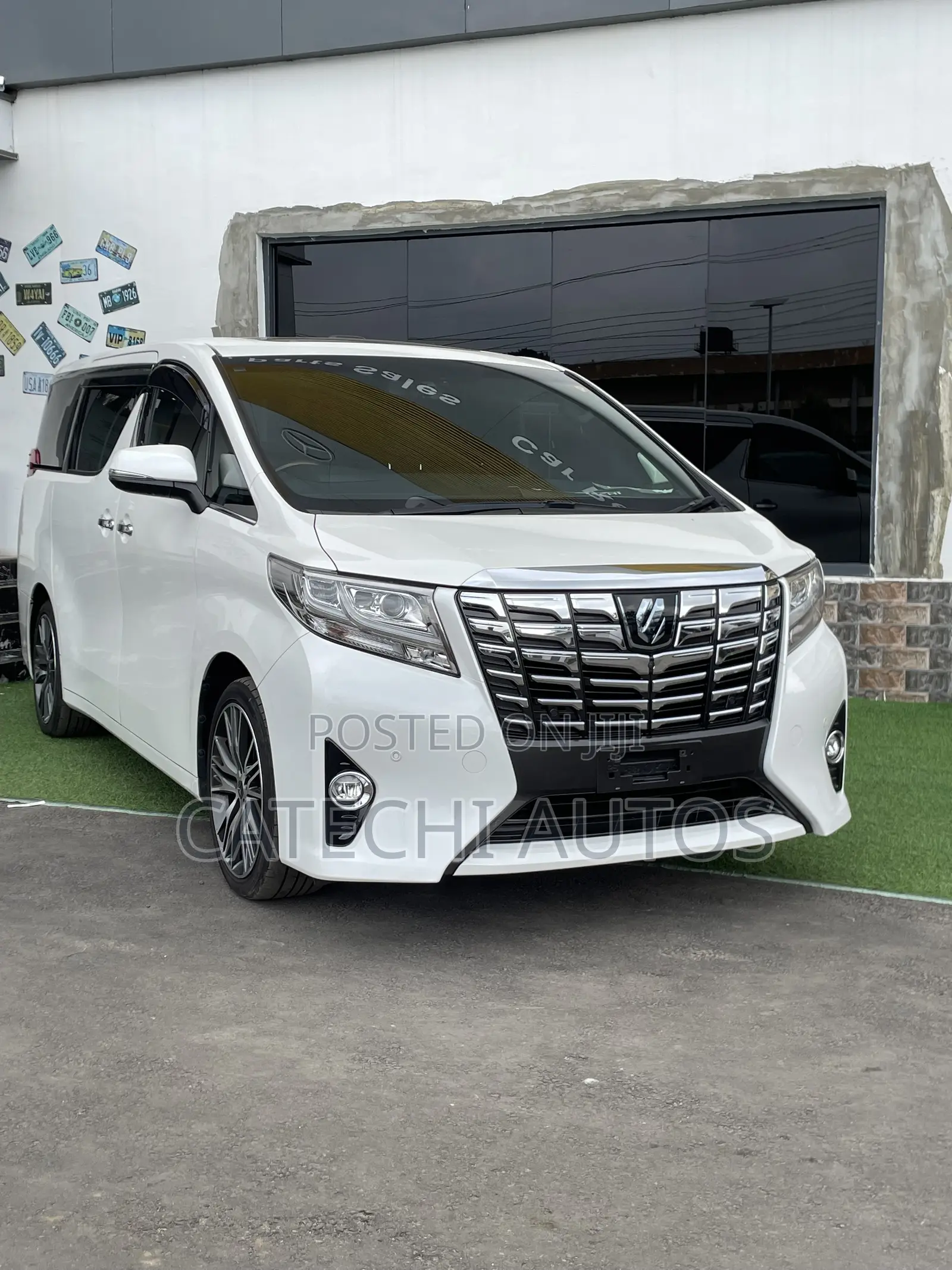 Toyota Alphard 2.5 Hybrid AWD 2016 White