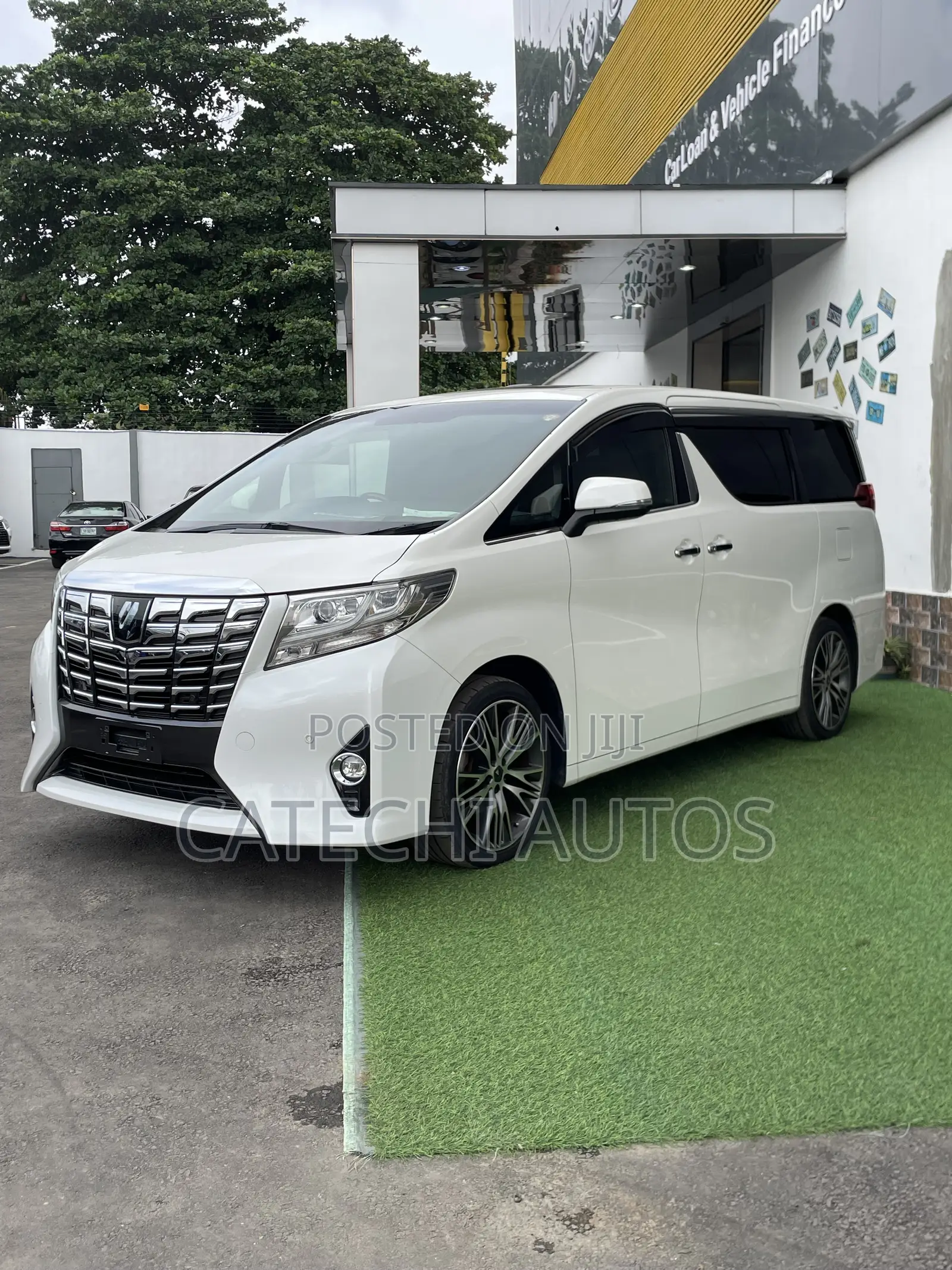 Toyota Alphard 2.5 Hybrid AWD 2016 White