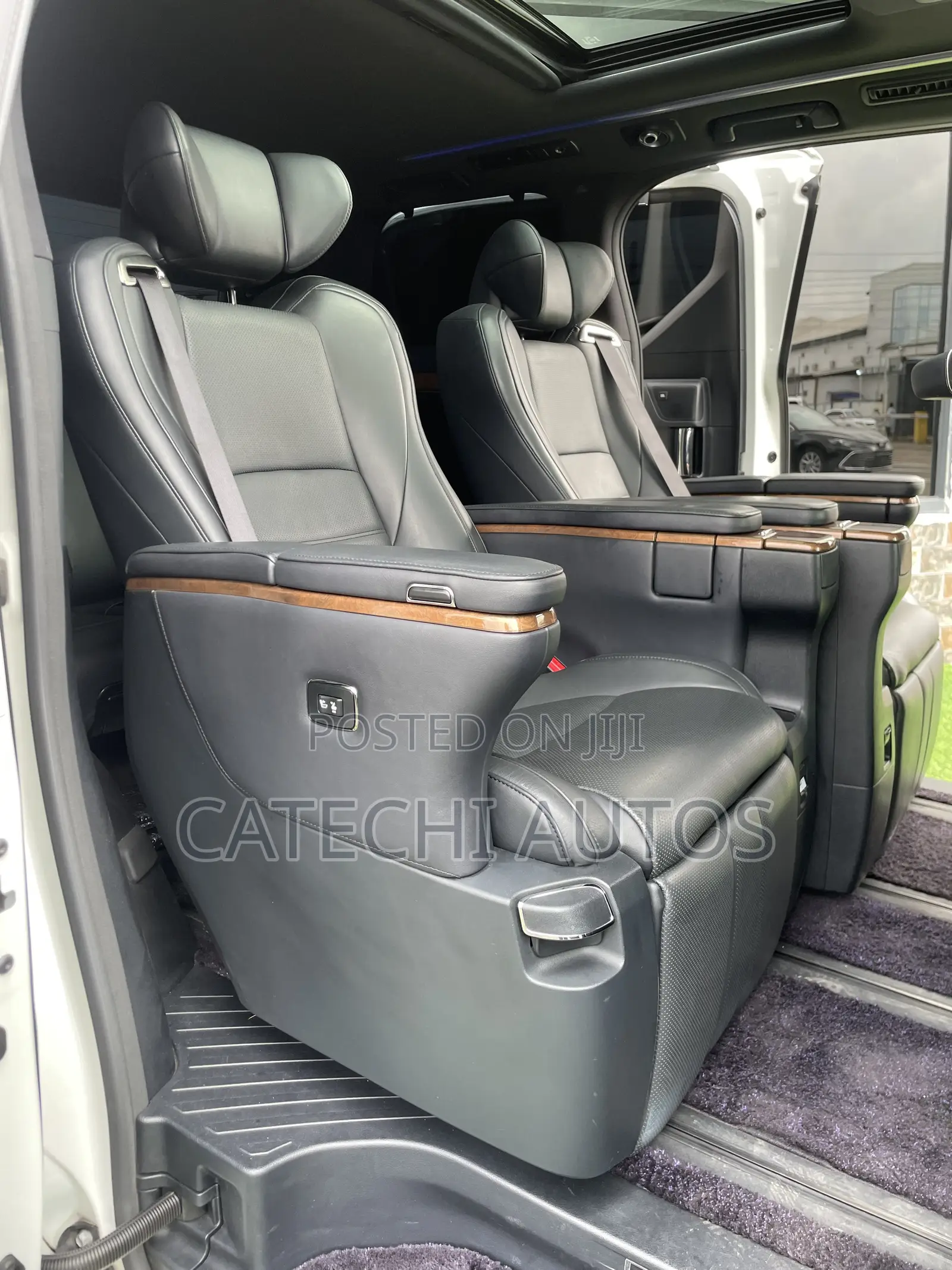 Toyota Alphard 2.5 Hybrid AWD 2016 White
