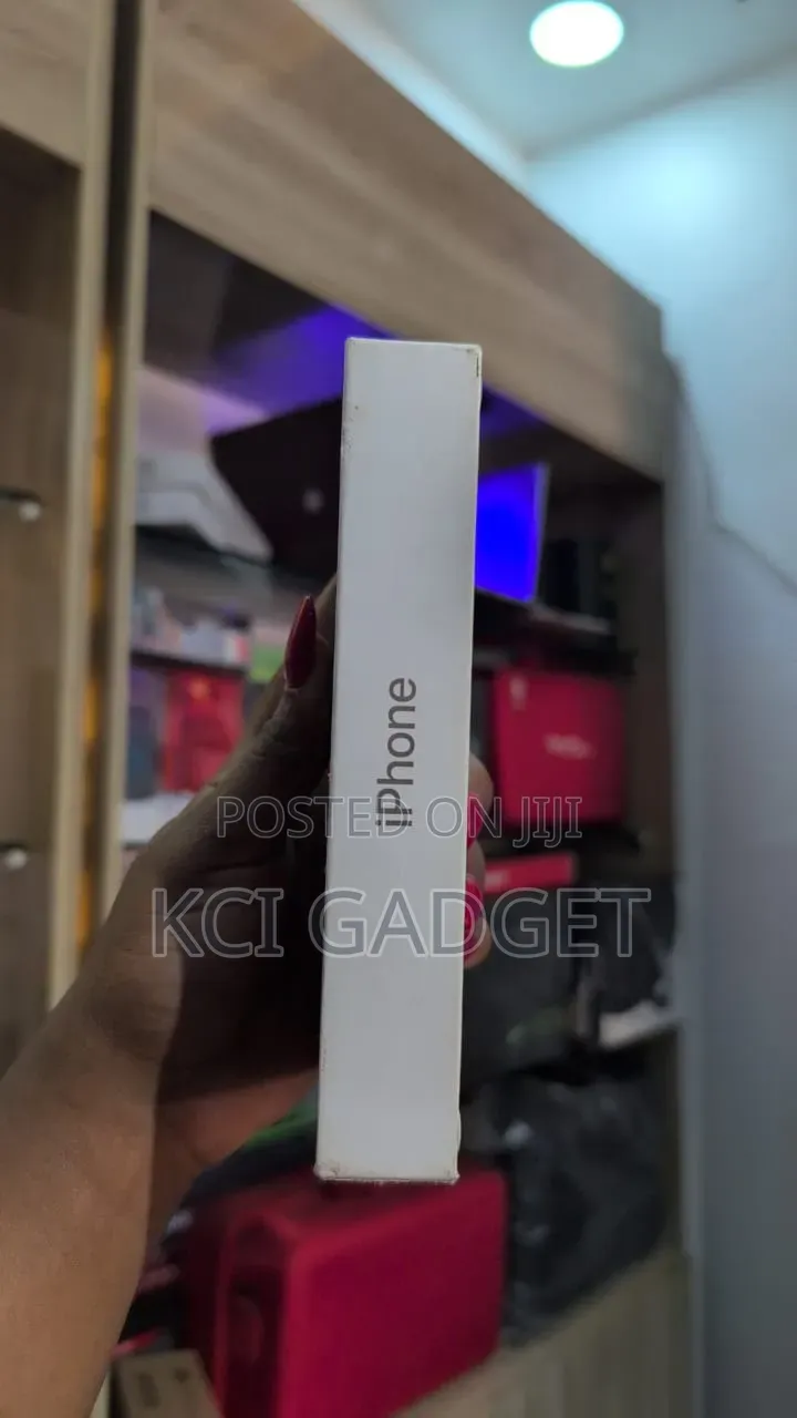 New Apple iPhone 16 Pro 256 GB Gold