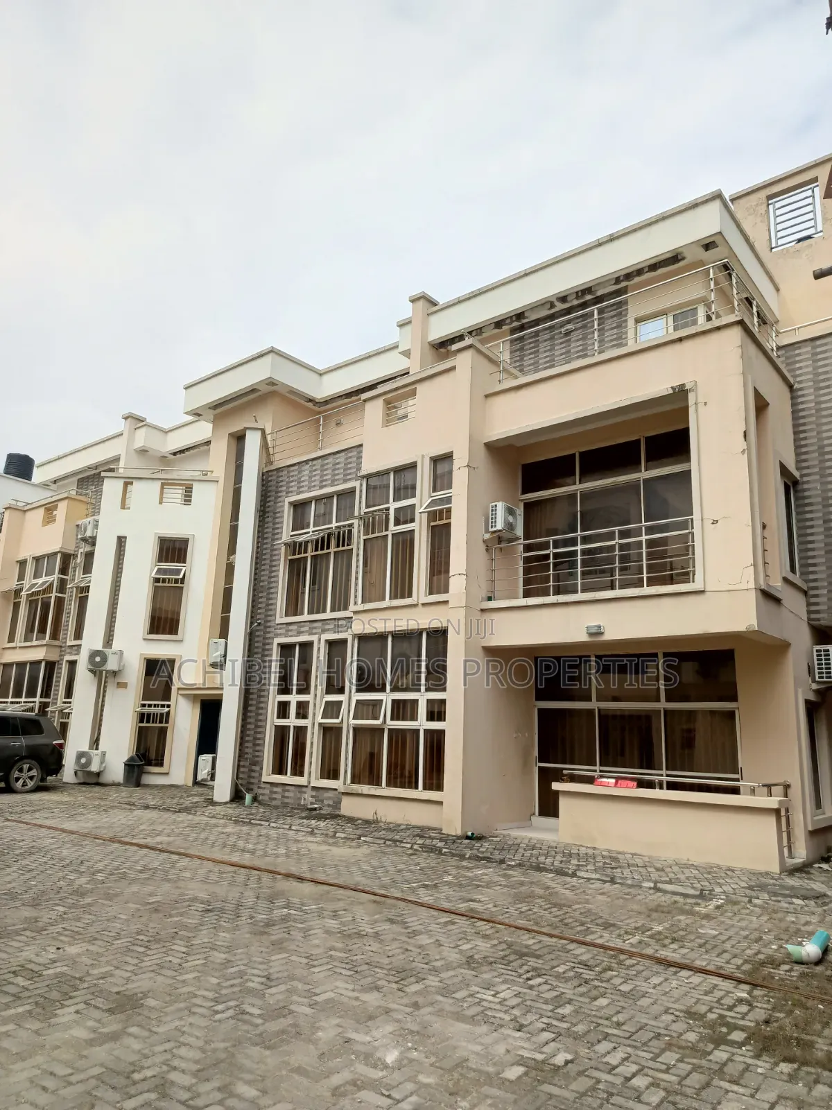 Furnished 2bdrm Apartment in Freedom Way, Lekki Phase 1 for rent
