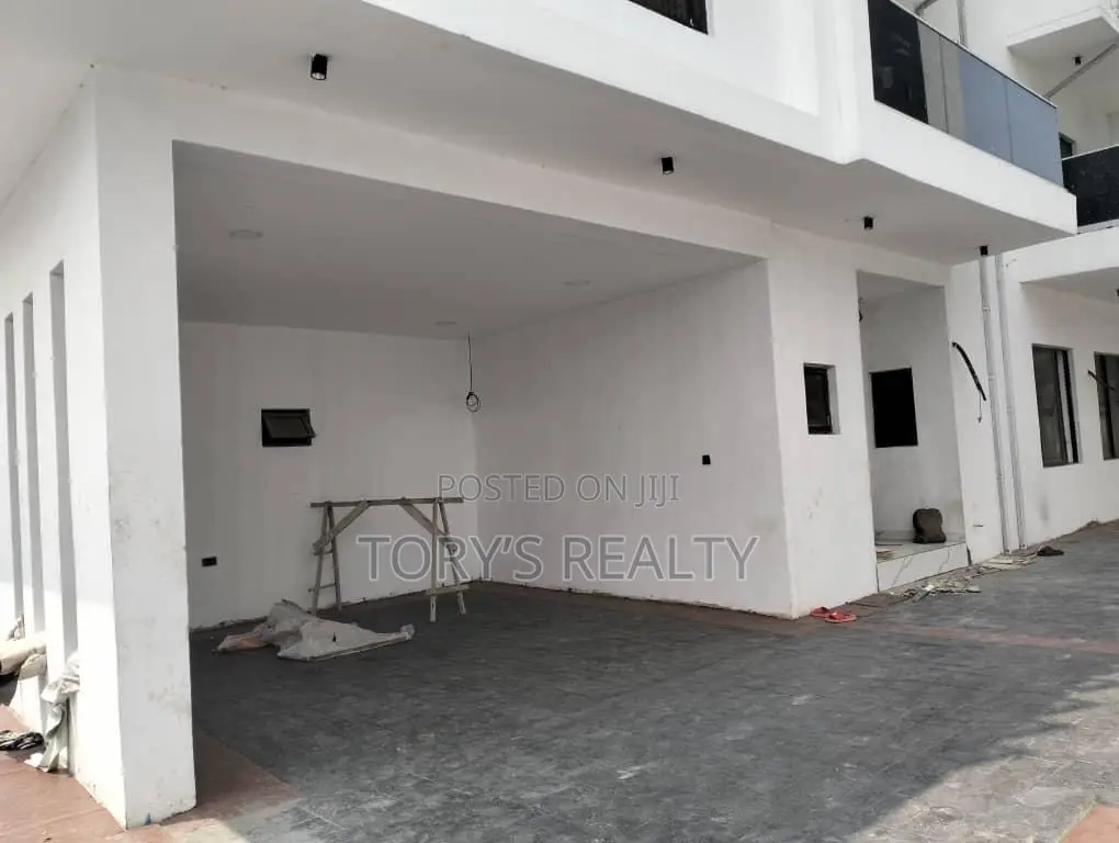 5bdrm Duplex in Lekki Phase 1 for rent