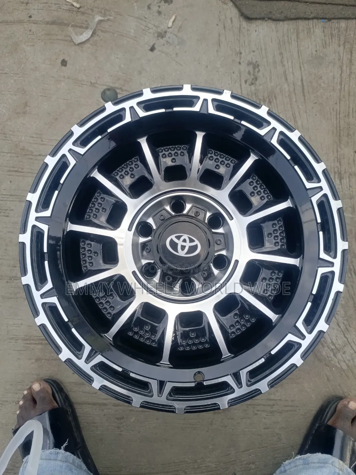 17iiches Offroad for Toypta Hilux ,Tacoma Available
