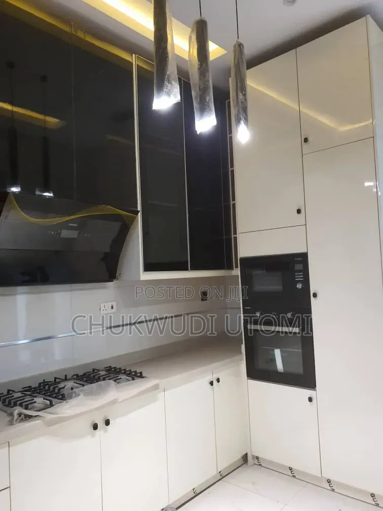 4bdrm Duplex in Silverpoint Estate, Ado / Ajah for sale