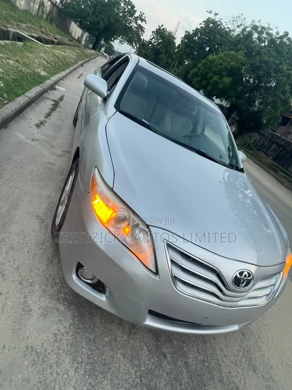 Toyota Camry 2010 Silver