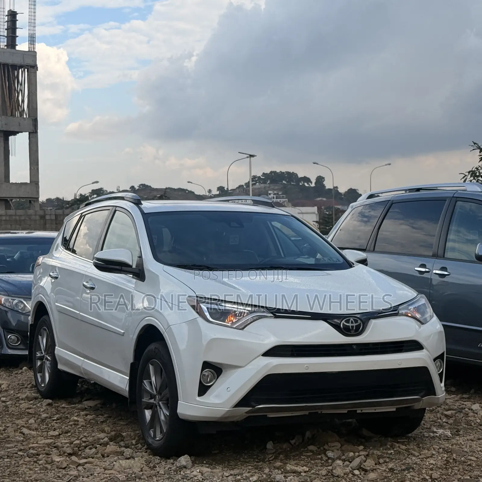 Toyota RAV4 Platinum AWD (2.5L 4cyl 6A) 2017 White
