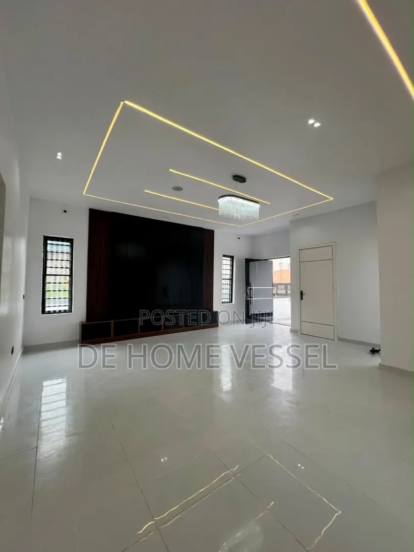 4bdrm Duplex in Sangotedo for sale