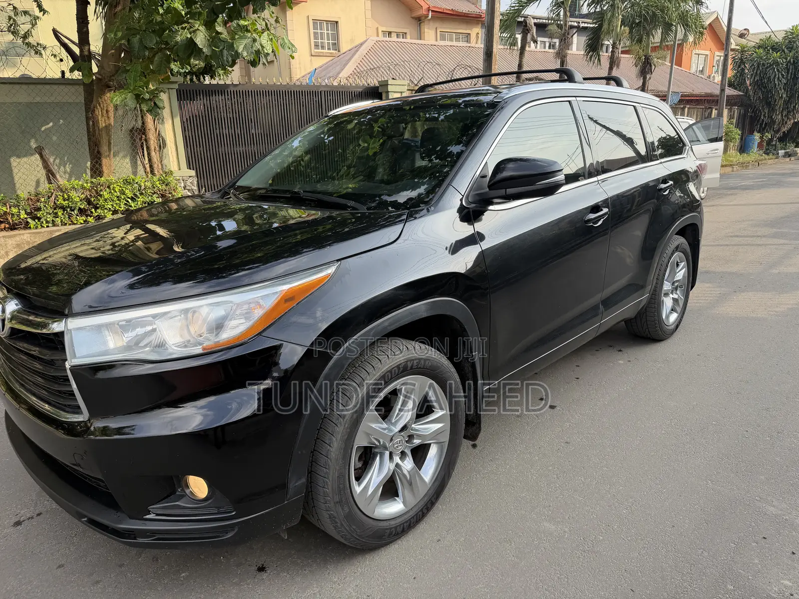 Toyota Highlander Limited Platinum 4dr SUV AWD (3.5L 6cyl 6A) 2015
