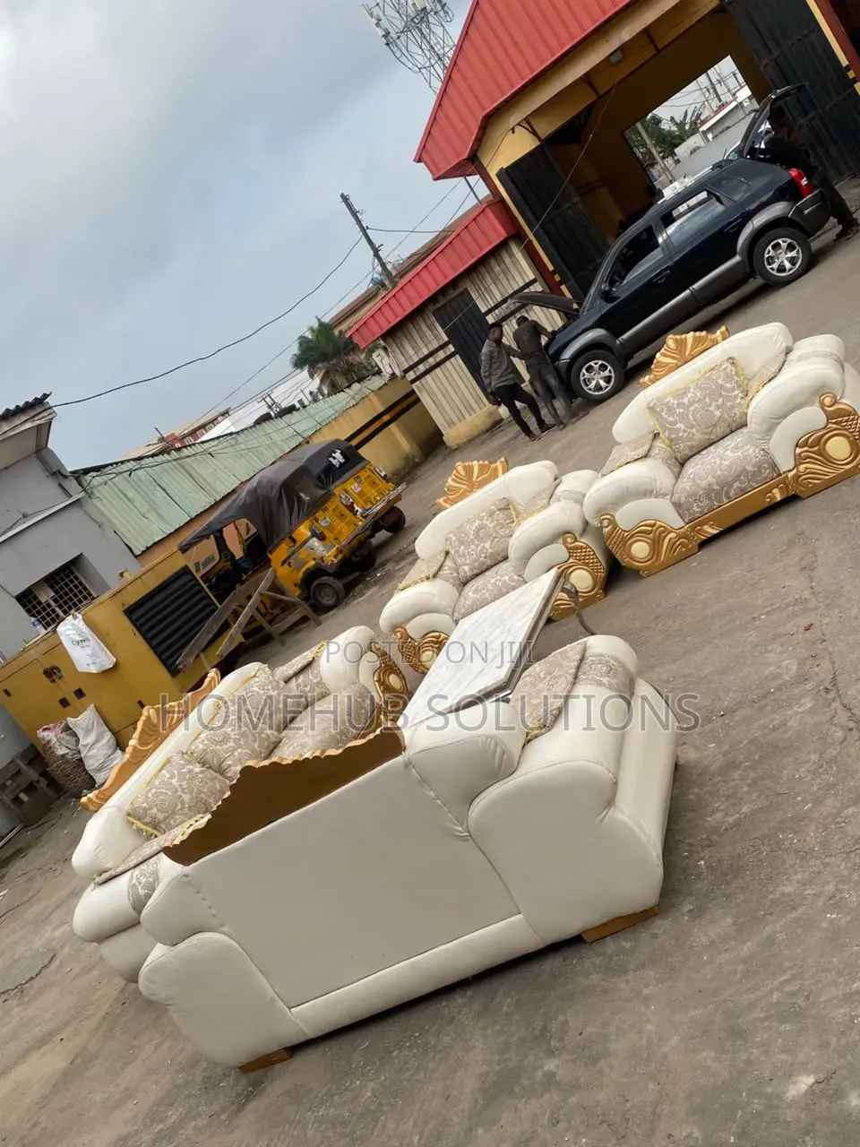 7 Seaters Royal Sofa Set With Throw Pillows and Marble Top Cent Table