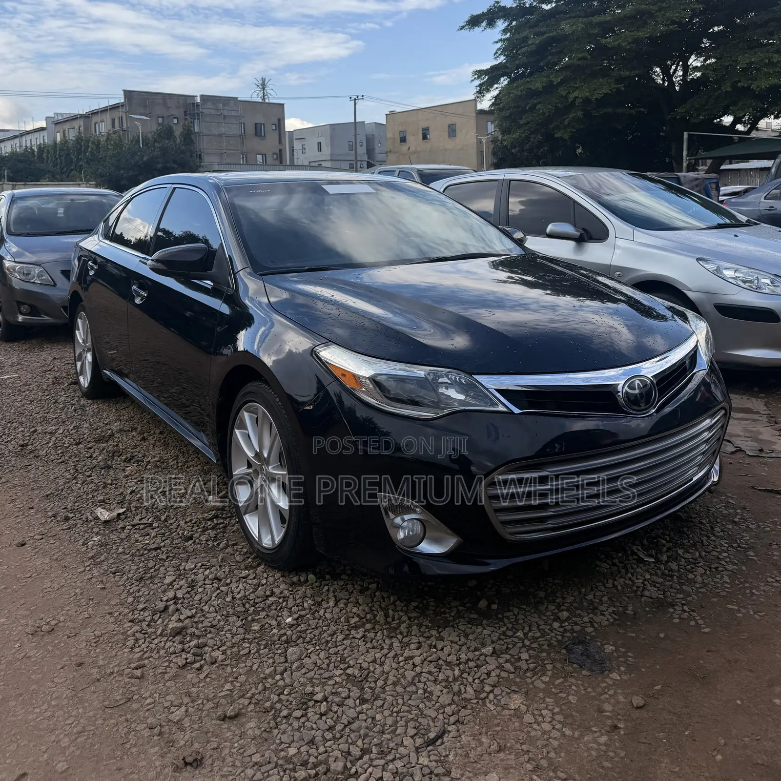 Toyota Avalon Limited 4dr Sedan (3.5L 6cyl 6A) 2014 Black