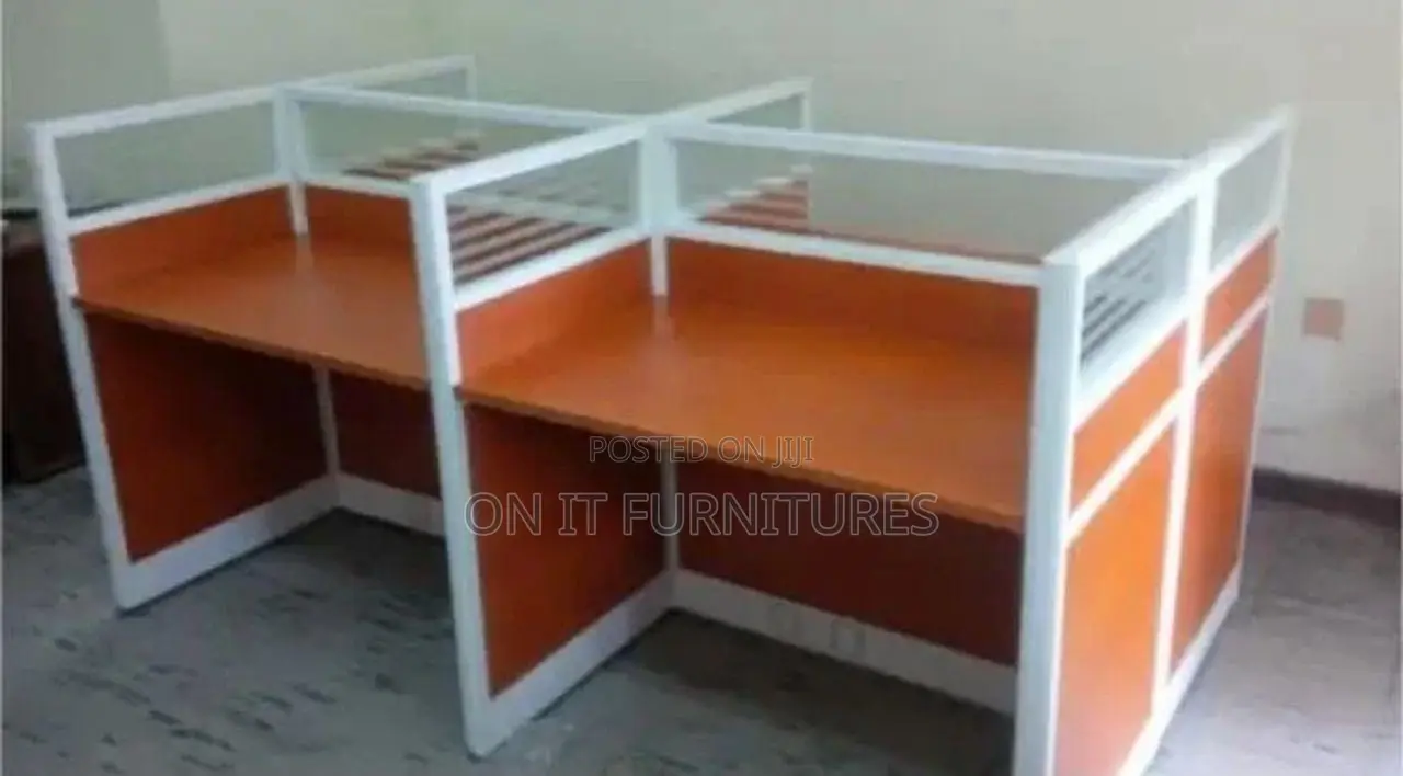 Modern4-Seater Office CubicleWorkstation With Drawers Glass Partitions