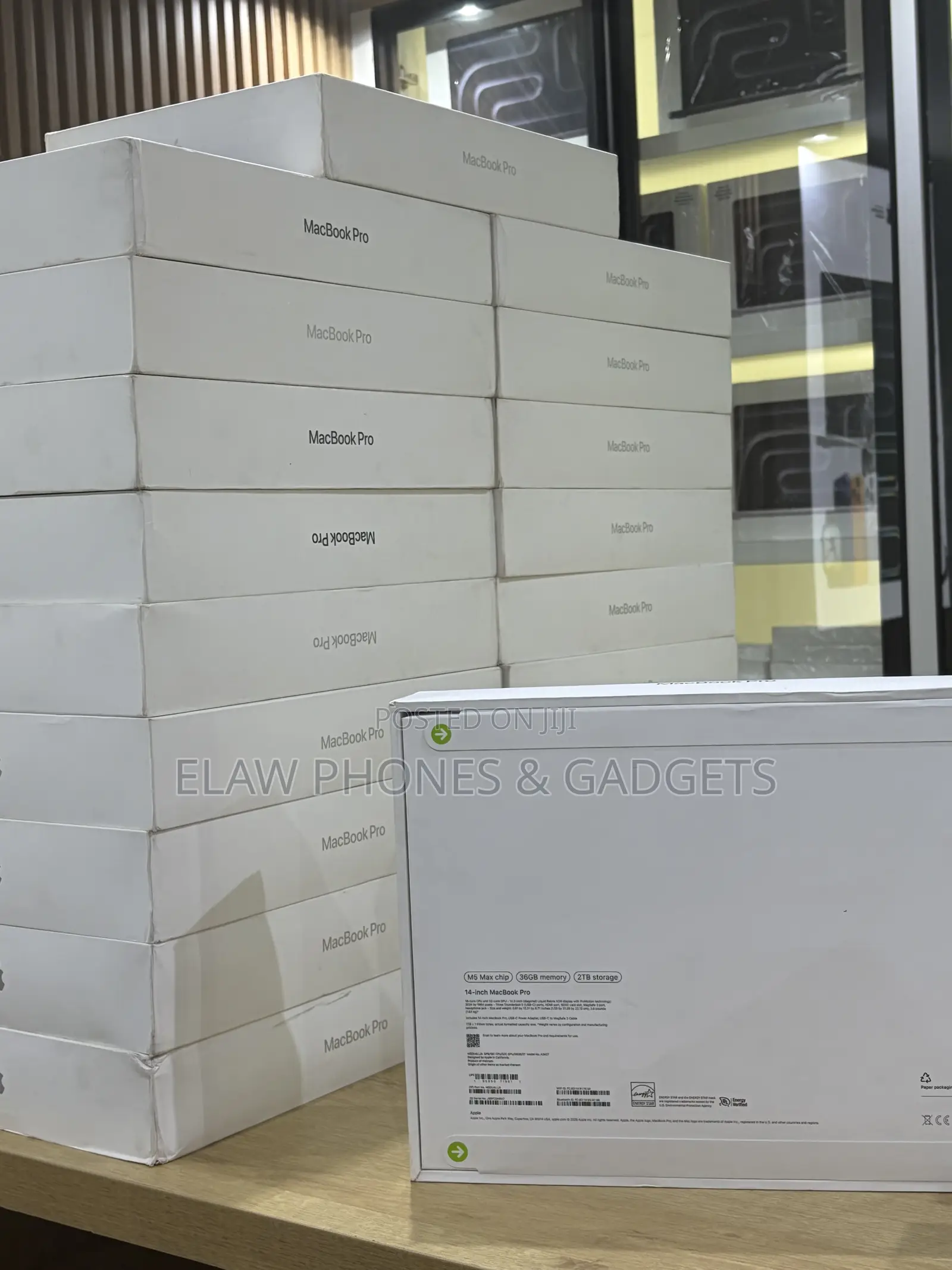 New Laptop Apple MacBook Pro 2026 M5 Max 36GB Apple M5 Max SSD 2T