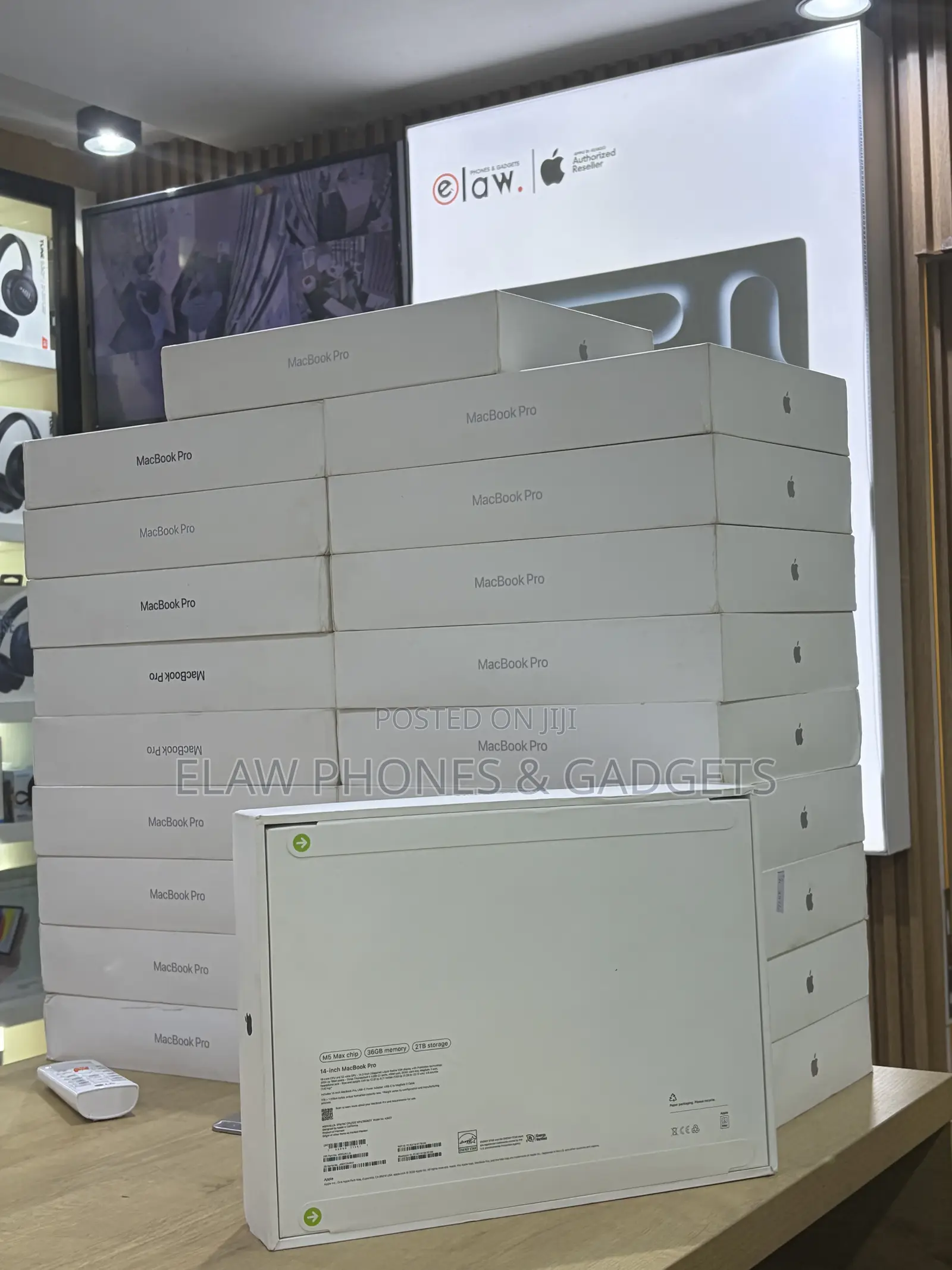 New Laptop Apple MacBook Pro 2026 M5 Max 36GB Apple M5 Max SSD 2T