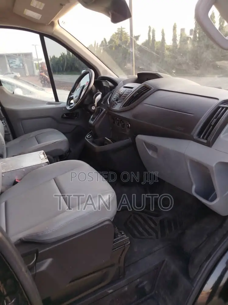 Ford Transit-350 2017 Black