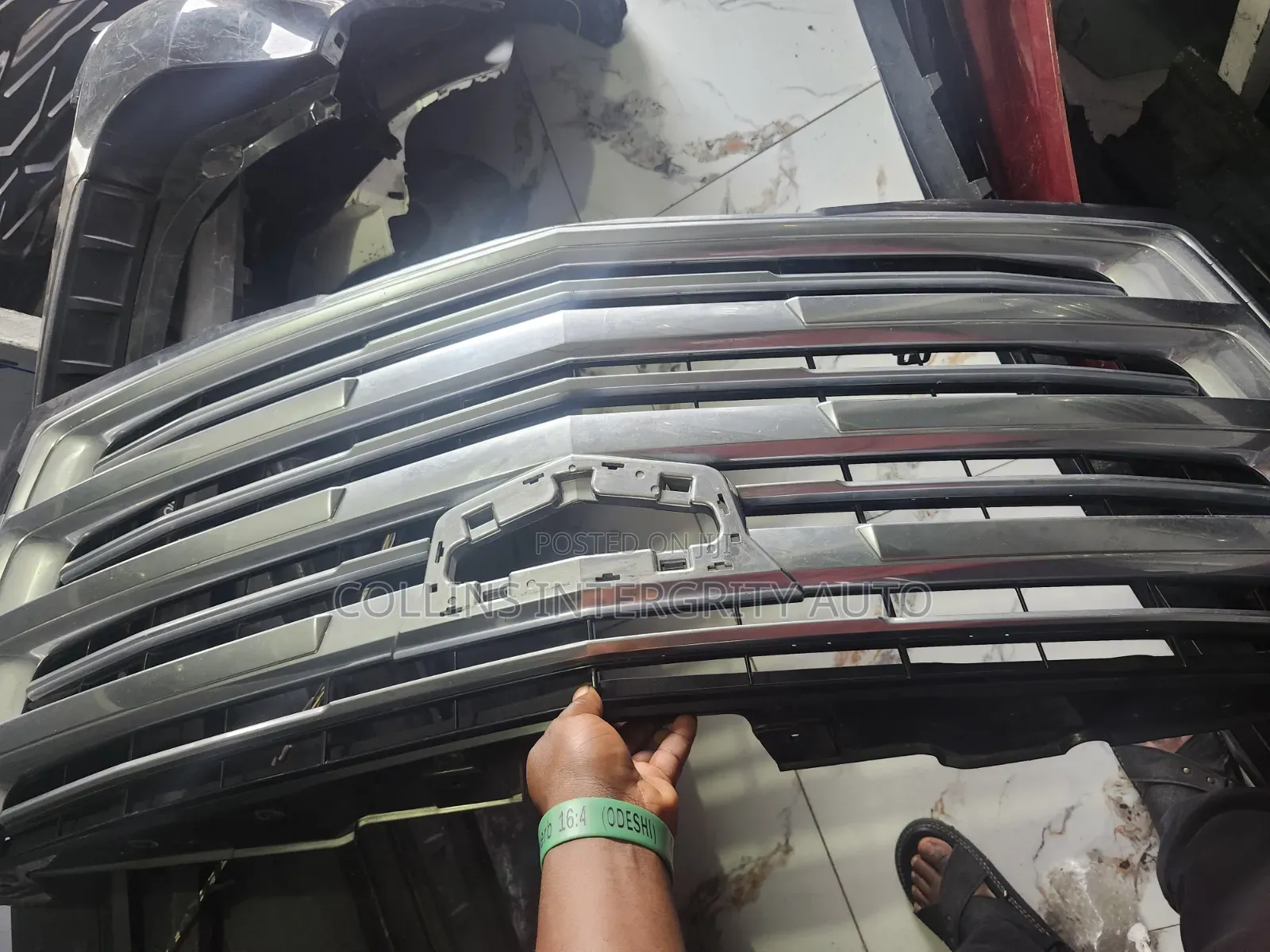 Front Grill Cadillac Escalede 2017 Model