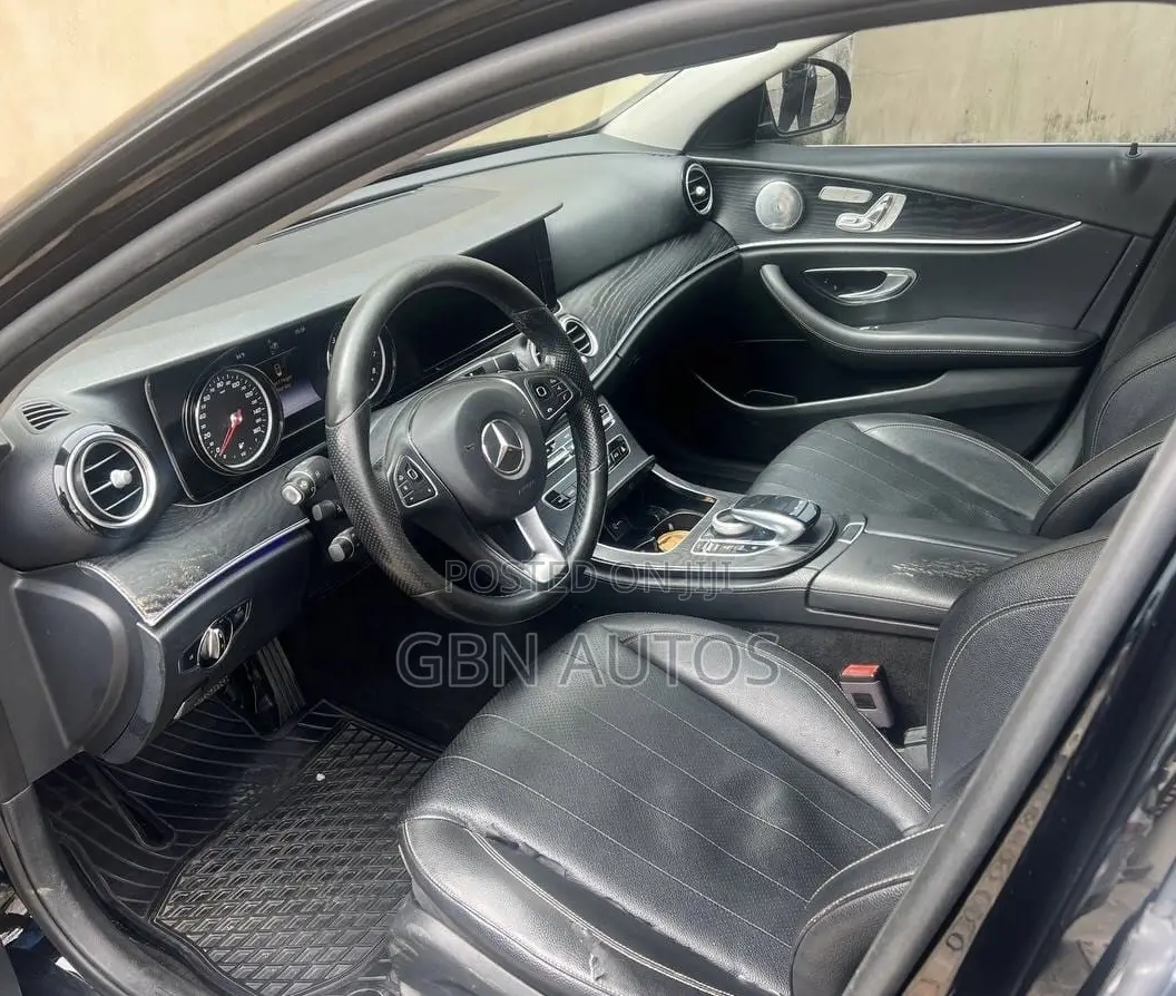 Mercedes-Benz E300 Base RWD Sedan (2.0L 4cyl 9A) 2017 Black
