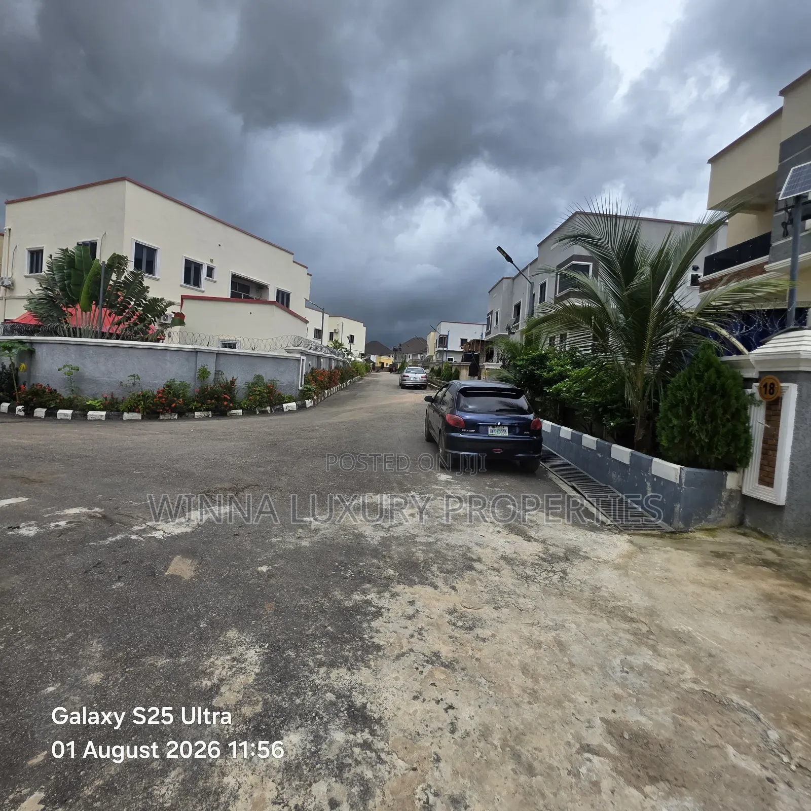 5bdrm Duplex in Bricks Garden, Lugbe District for sale