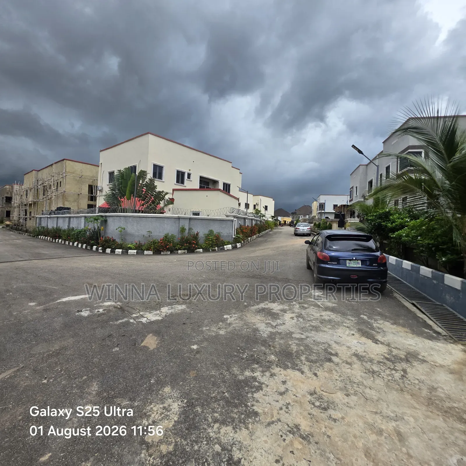 5bdrm Duplex in Bricks Garden, Lugbe District for sale