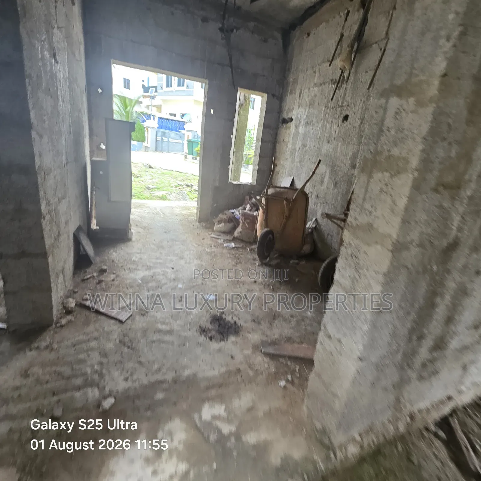 5bdrm Duplex in Bricks Garden, Lugbe District for sale