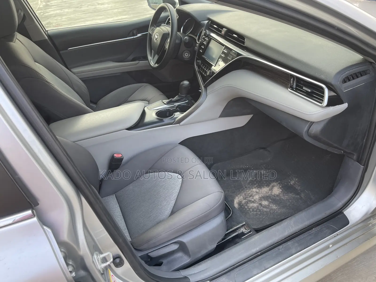Toyota Camry 2018 Silver