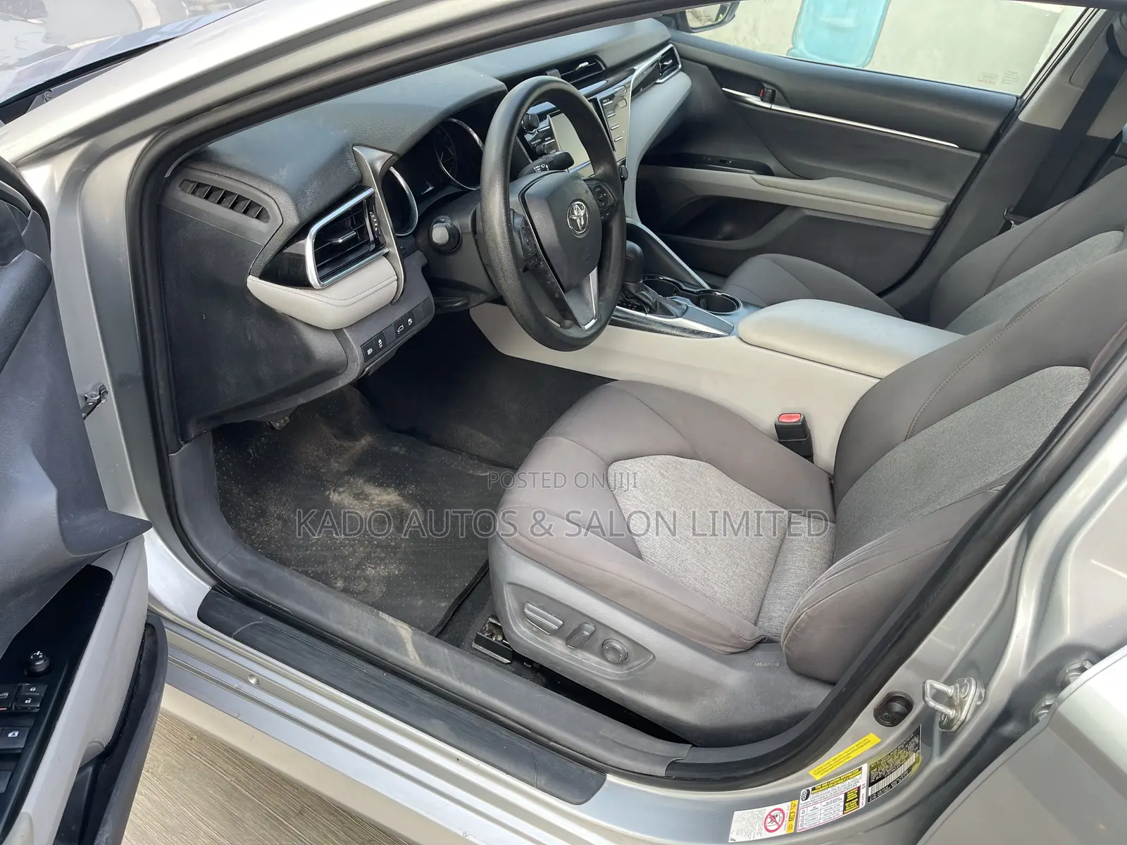 Toyota Camry 2018 Silver
