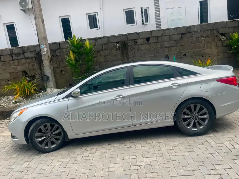 Hyundai Sonata Limited 2.0T Sedan (2.0L 4cyl 6A) 2013 Silver