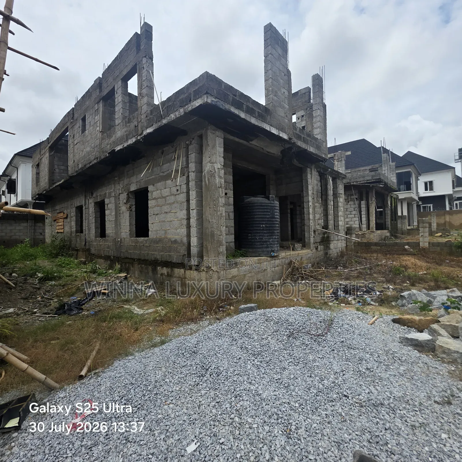 6bdrm Duplex in Country Home, Lugbe District for sale