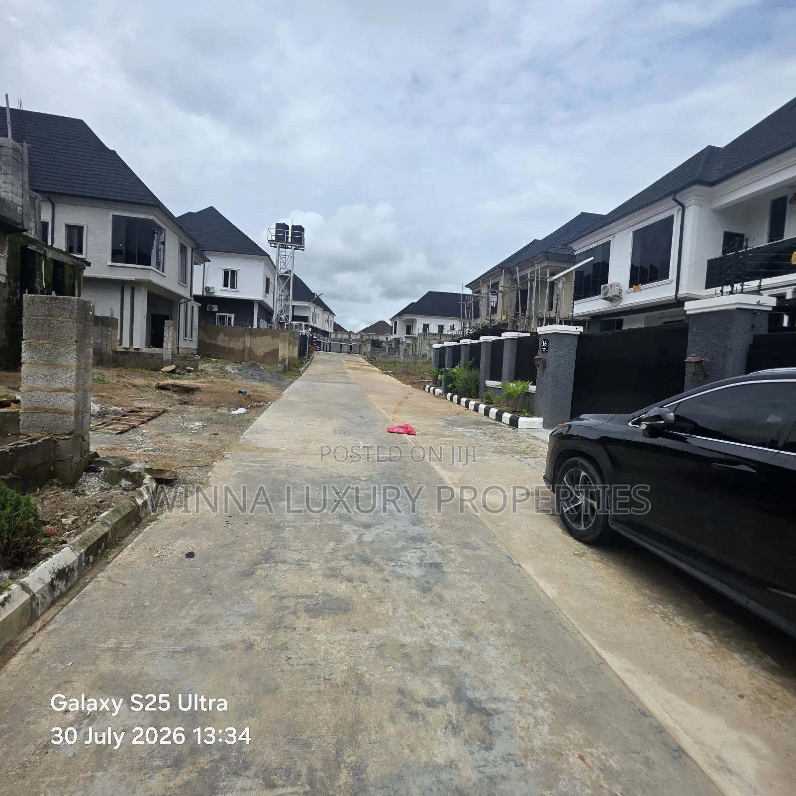 6bdrm Duplex in Country Home, Lugbe District for sale