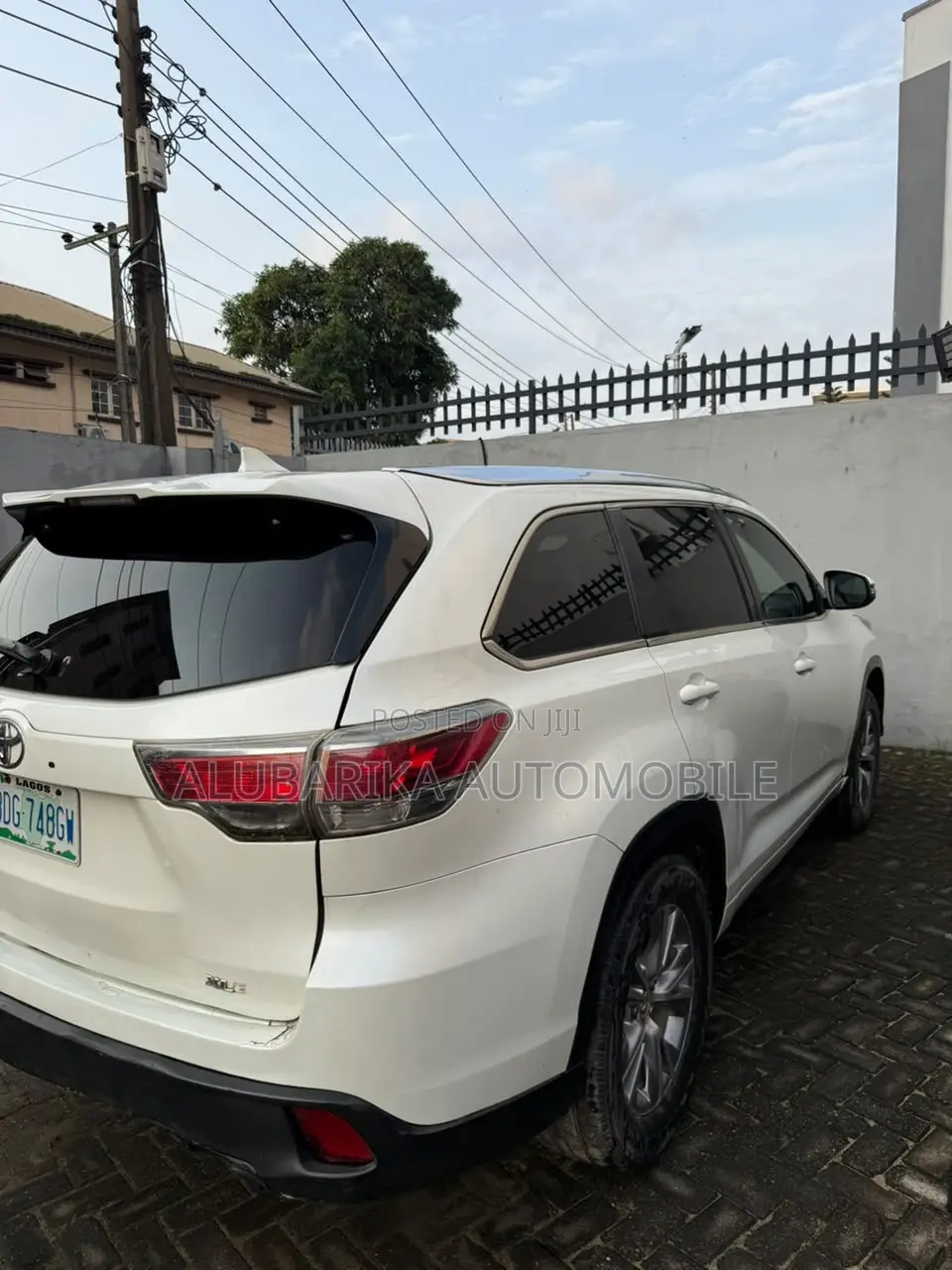 Toyota Highlander XLE 4dr SUV AWD (3.5L 6cyl 6A) 2015 White